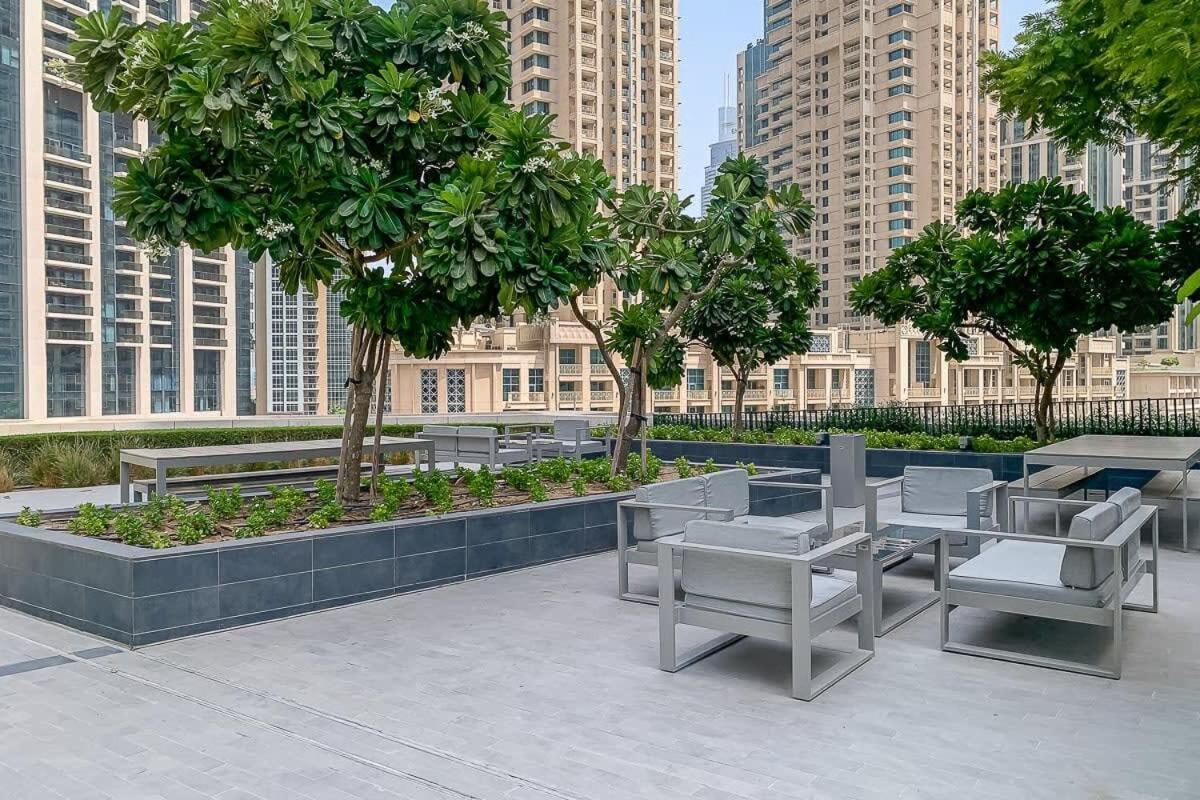 Frank Porter - Boulevard Crescent Dubai Exterior photo