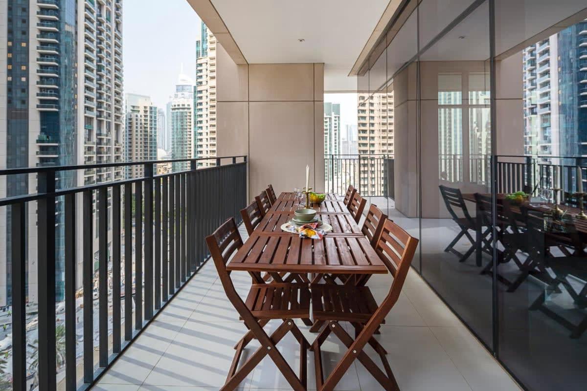 Frank Porter - Boulevard Crescent Dubai Exterior photo