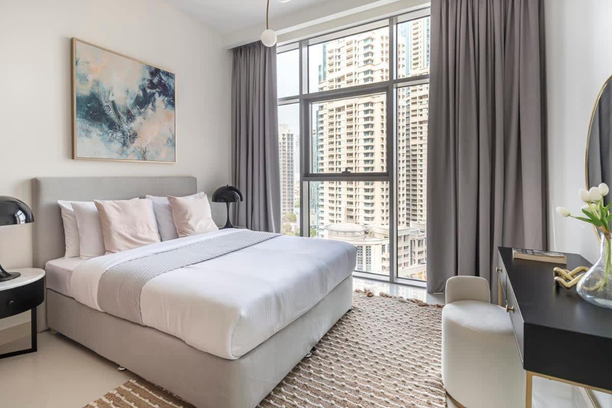 Frank Porter - Boulevard Crescent Dubai Exterior photo
